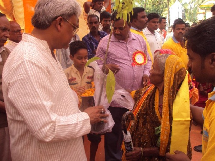 Felicitating Old age people_600x600_100KB.jpg